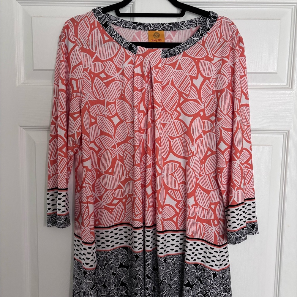 Ruby Rd. Coral and Black Abstract Tunic Top